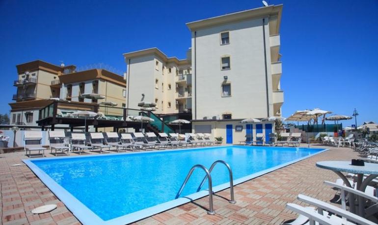 hotelgardencesenatico it offerta-in-hotel-a-cesenatico-sul-mare-in-occasione-della-9-colli-in-romagna 015
