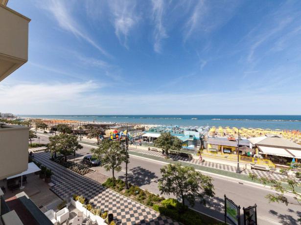 hotelgardencesenatico en september-by-the-sea-on-holiday-in-a-hotel-in-cesenatico-1 004