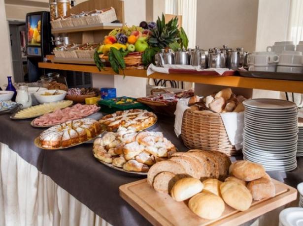 hotelgardencesenatico it offerta-in-hotel-a-cesenatico-sul-mare-in-occasione-della-9-colli-in-romagna 005