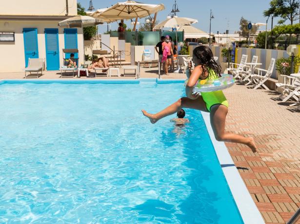 hotelgardencesenatico de juli-spezialangebot-familien-all-inclusive-strandhotel-mit-pool 004