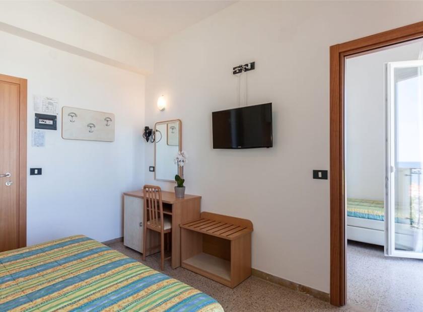 hotelgardencesenatico en rooms-for-families 015